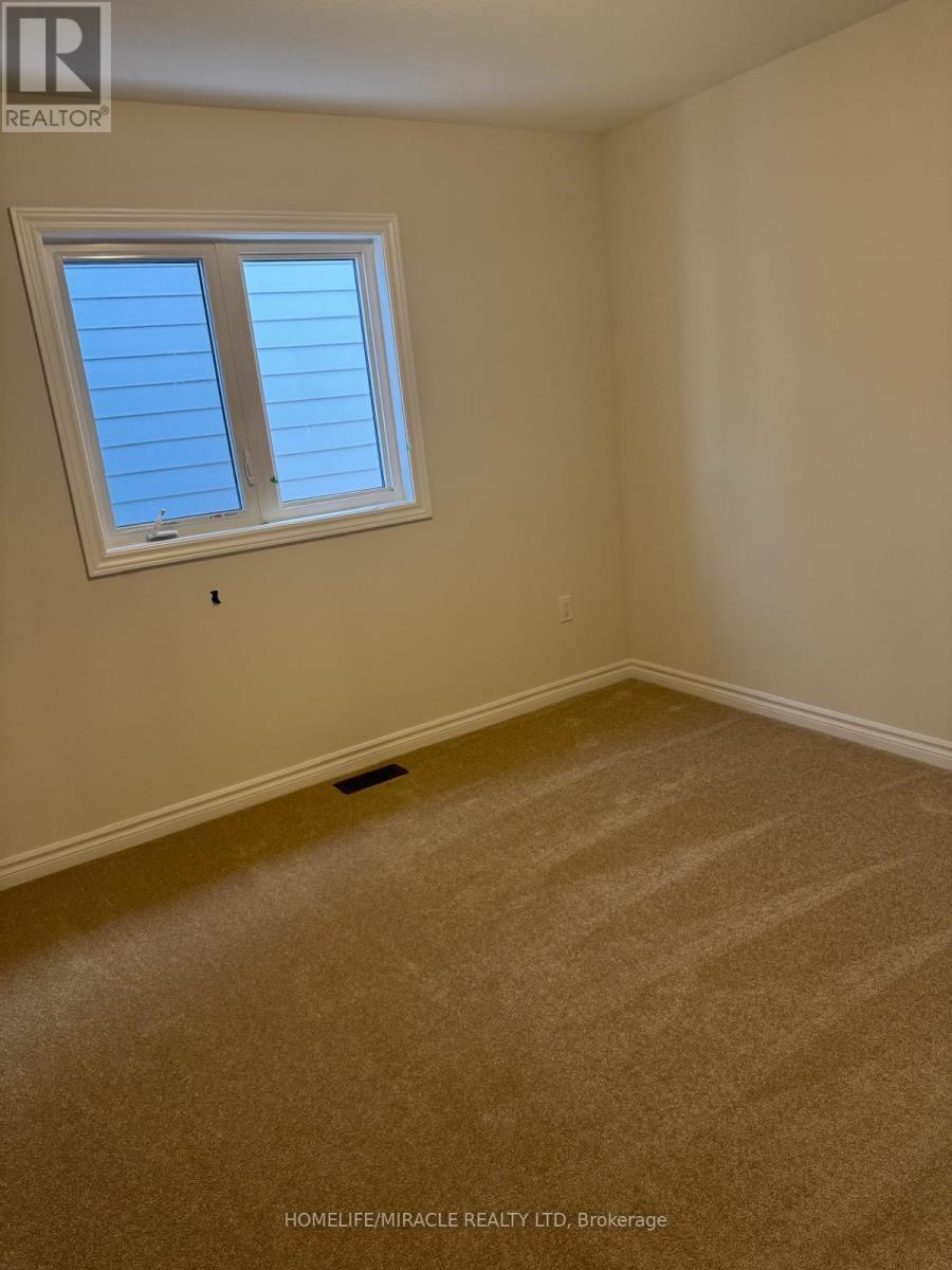 165 Beechwood Forest Lane, Gravenhurst, Ontario  P1P 0H8 - Photo 5 - X12629502