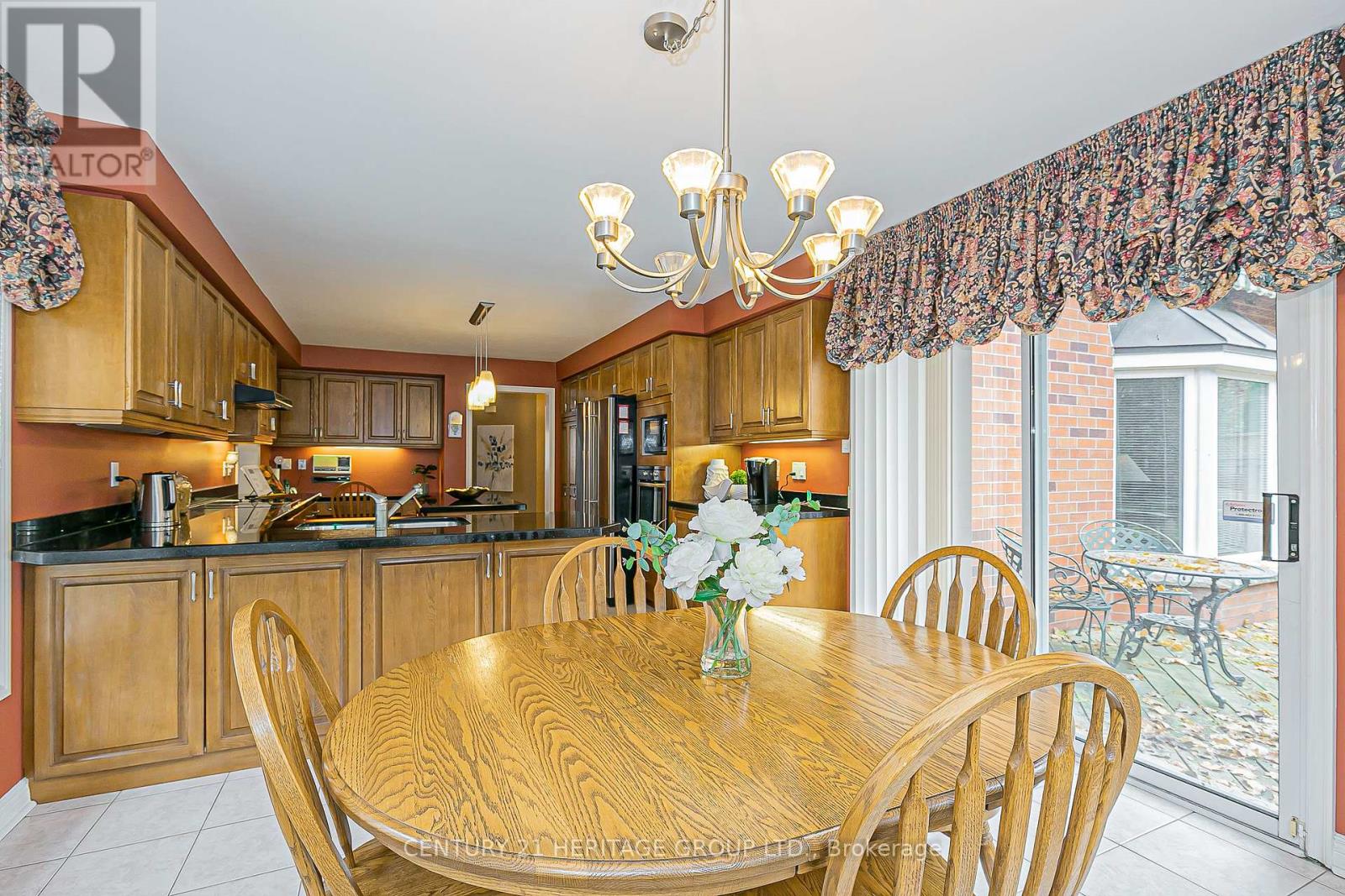 668 Chaleur Place, Newmarket, Ontario  L3X 1L6 - Photo 13 - N12550616