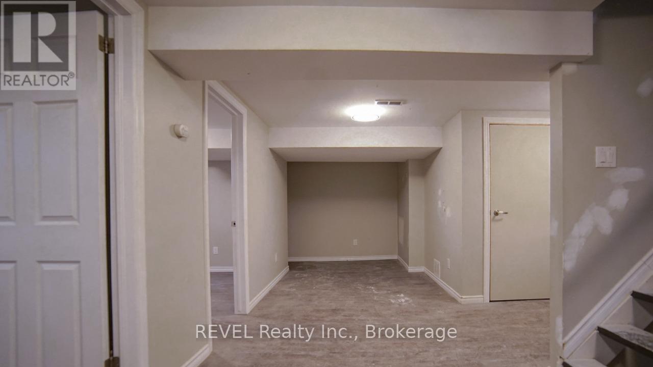 Lower - 22 Greenwood Avenue, Welland, Ontario  L3C 4B2 - Photo 12 - X12397892