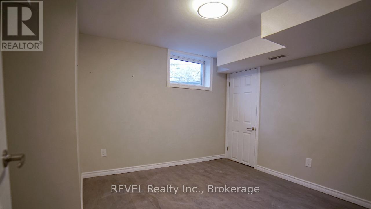 Lower - 22 Greenwood Avenue, Welland, Ontario  L3C 4B2 - Photo 15 - X12397892