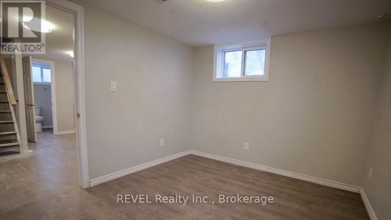 Lower - 22 Greenwood Avenue, Welland, Ontario  L3C 4B2 - Photo 17 - X12397892