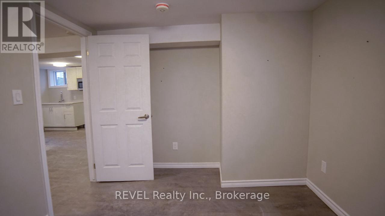 Lower - 22 Greenwood Avenue, Welland, Ontario  L3C 4B2 - Photo 19 - X12397892