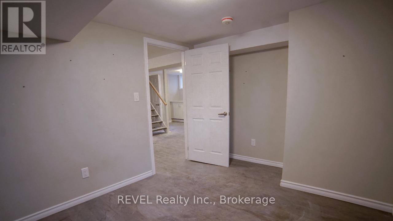 Lower - 22 Greenwood Avenue, Welland, Ontario  L3C 4B2 - Photo 20 - X12397892