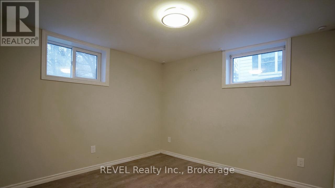 Lower - 22 Greenwood Avenue, Welland, Ontario  L3C 4B2 - Photo 22 - X12397892