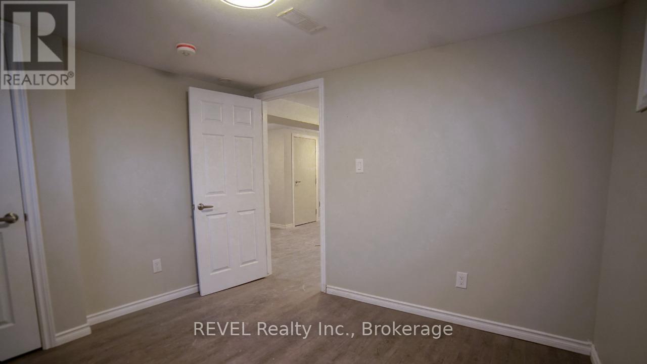 Lower - 22 Greenwood Avenue, Welland, Ontario  L3C 4B2 - Photo 24 - X12397892