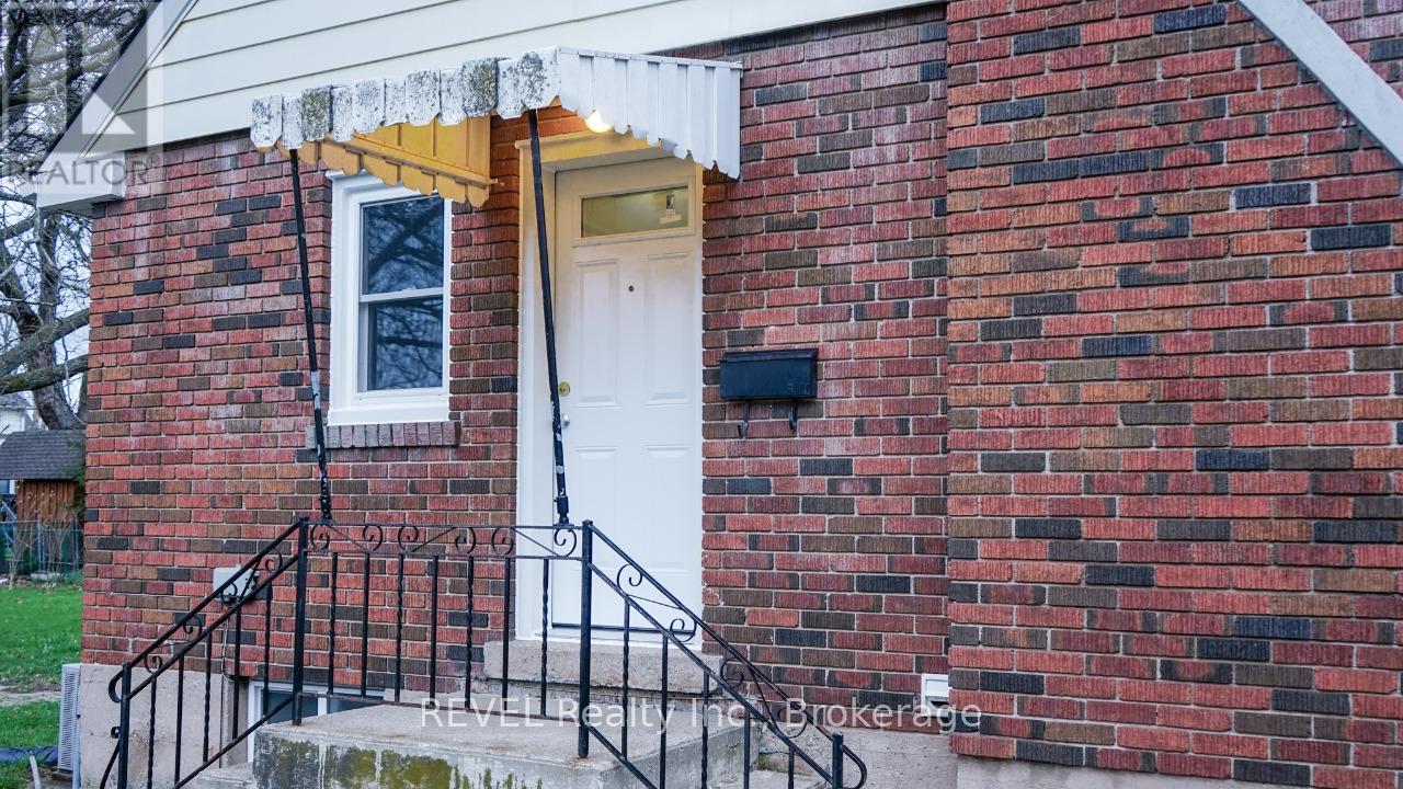 Lower - 22 Greenwood Avenue, Welland, Ontario  L3C 4B2 - Photo 3 - X12397892