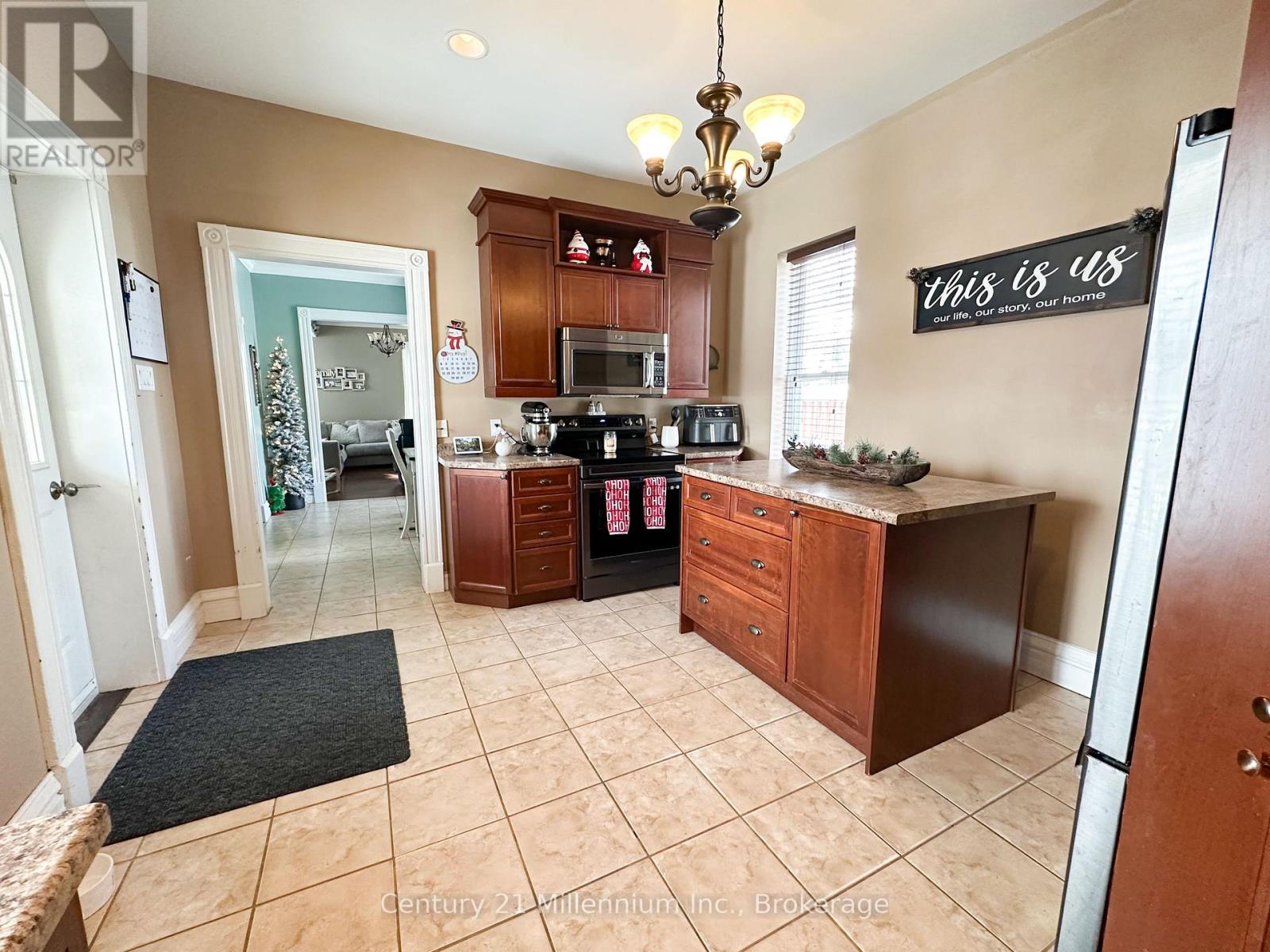 692 15th Street E, Owen Sound, Ontario  N4K 1X4 - Photo 14 - X12629610