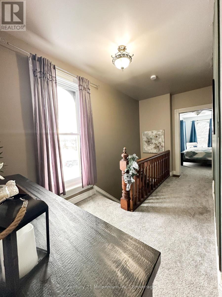 692 15th Street E, Owen Sound, Ontario  N4K 1X4 - Photo 16 - X12629610