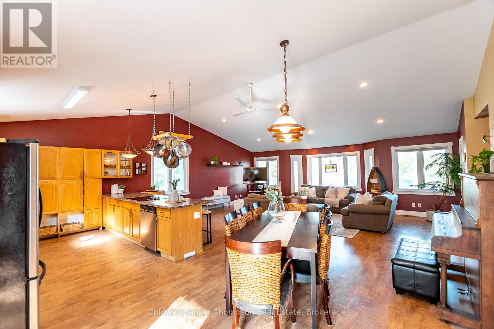 4237 Ravenscliffe Road, Huntsville, Ontario P1H 2J2 - Photo 16 - X12629630