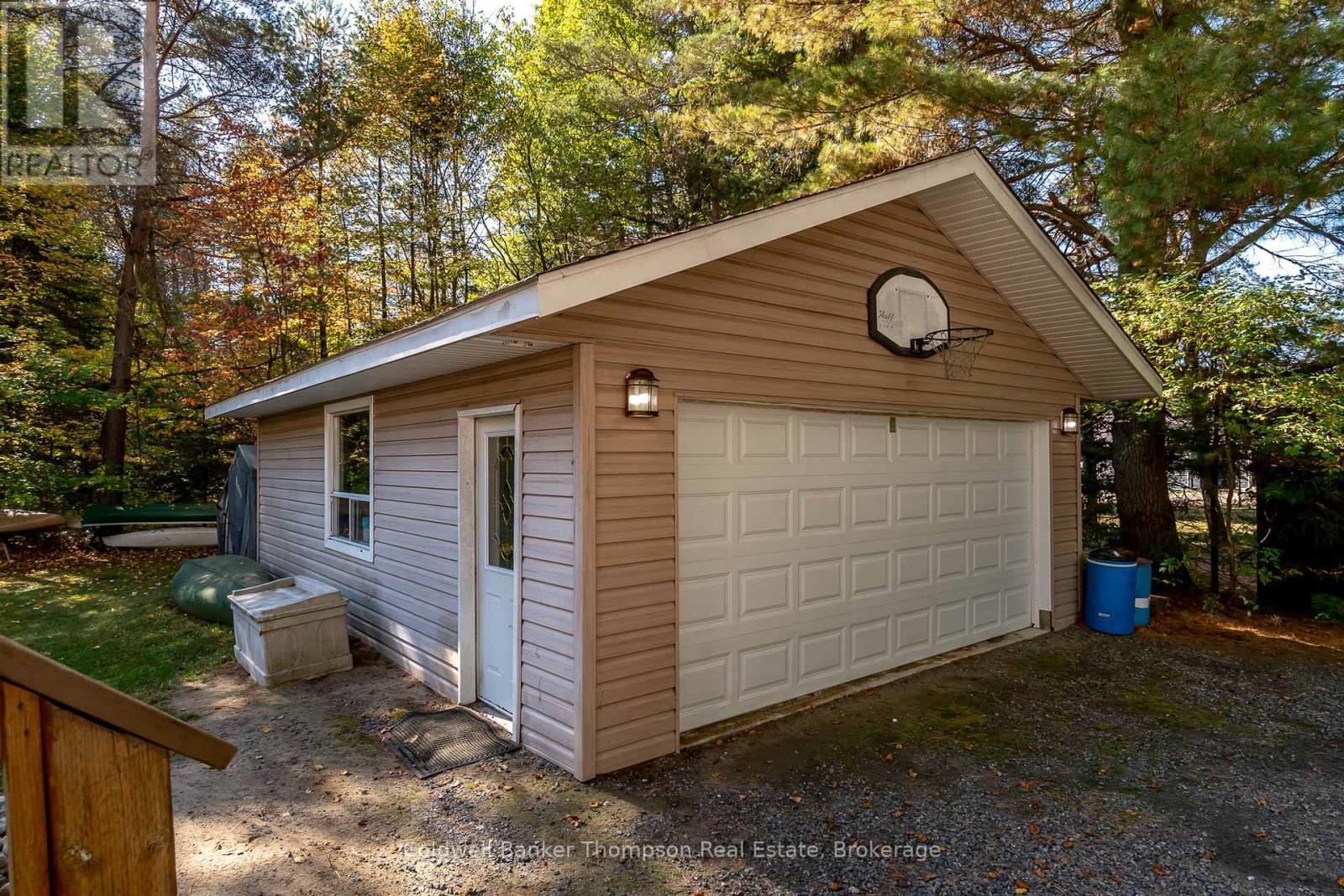 4237 Ravenscliffe Road, Huntsville, Ontario P1H 2J2 - Photo 37 - X12629630