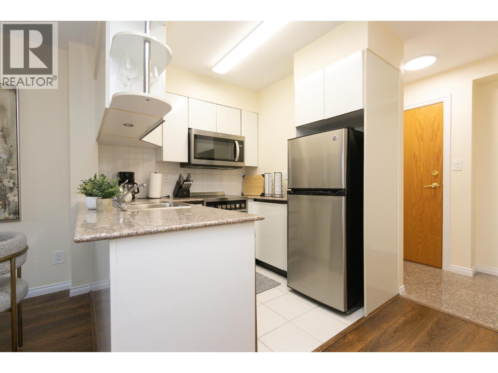 1501 1189 Howe Street, Vancouver, British Columbia  V6Z 2X4 - Photo 2 - R3073641