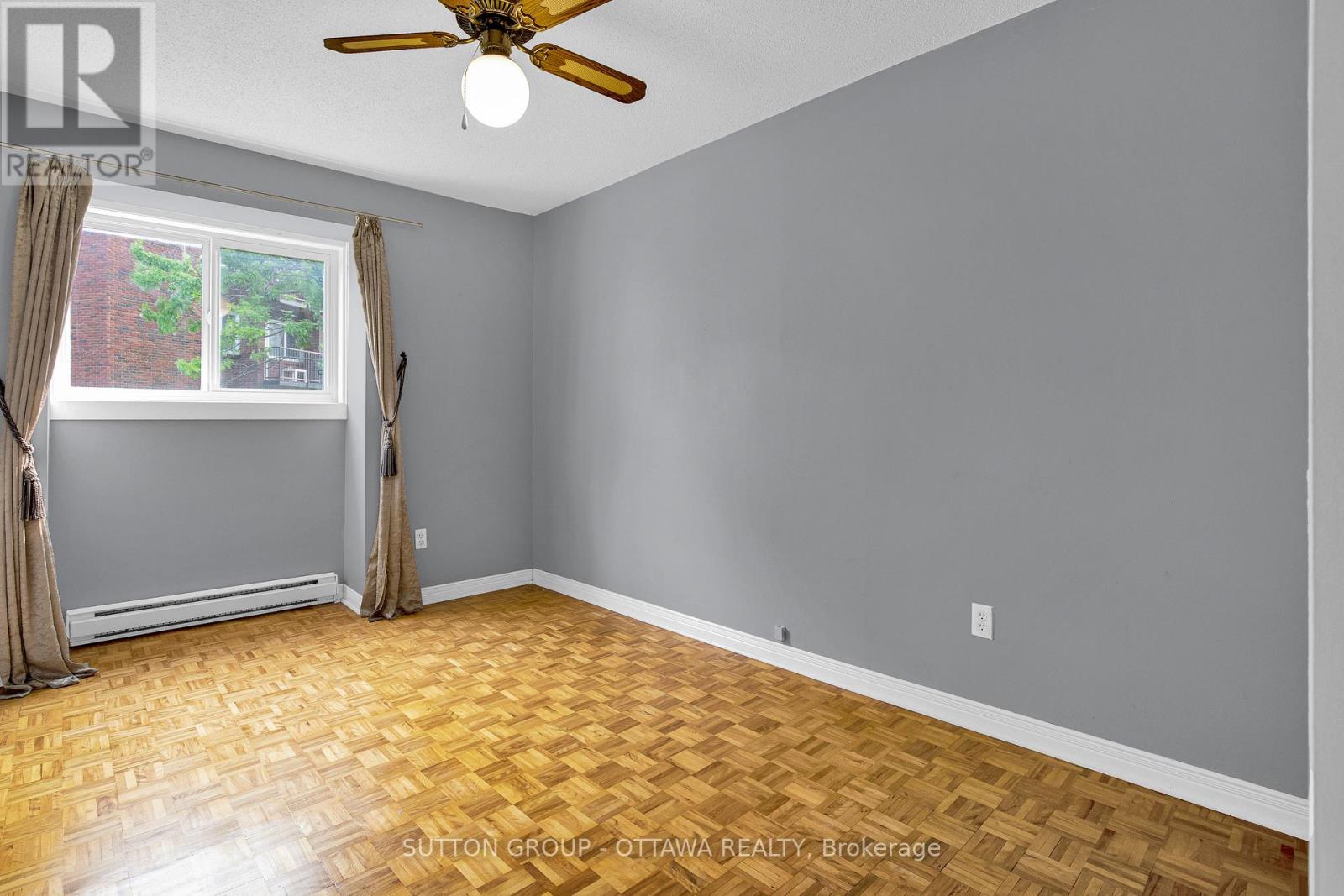 39j - 1958 Jasmine Crescent, Ottawa, Ontario K1J 7W1 - Photo 15 - X12409167