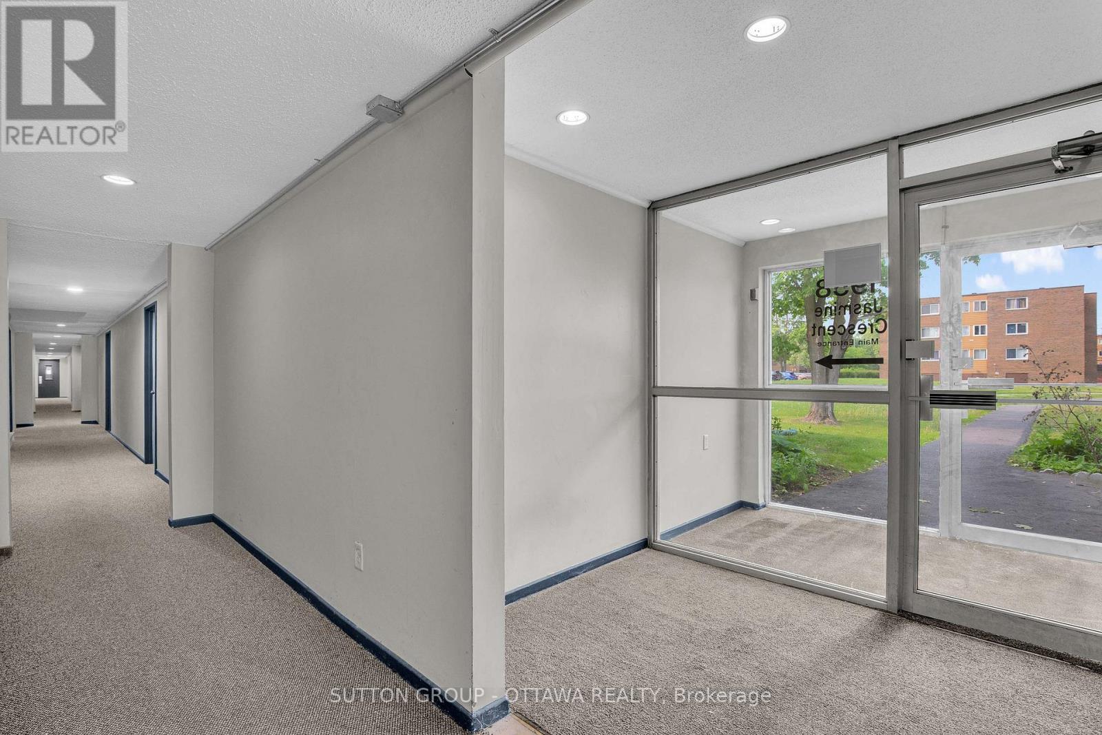 39j - 1958 Jasmine Crescent, Ottawa, Ontario K1J 7W1 - Photo 24 - X12409167