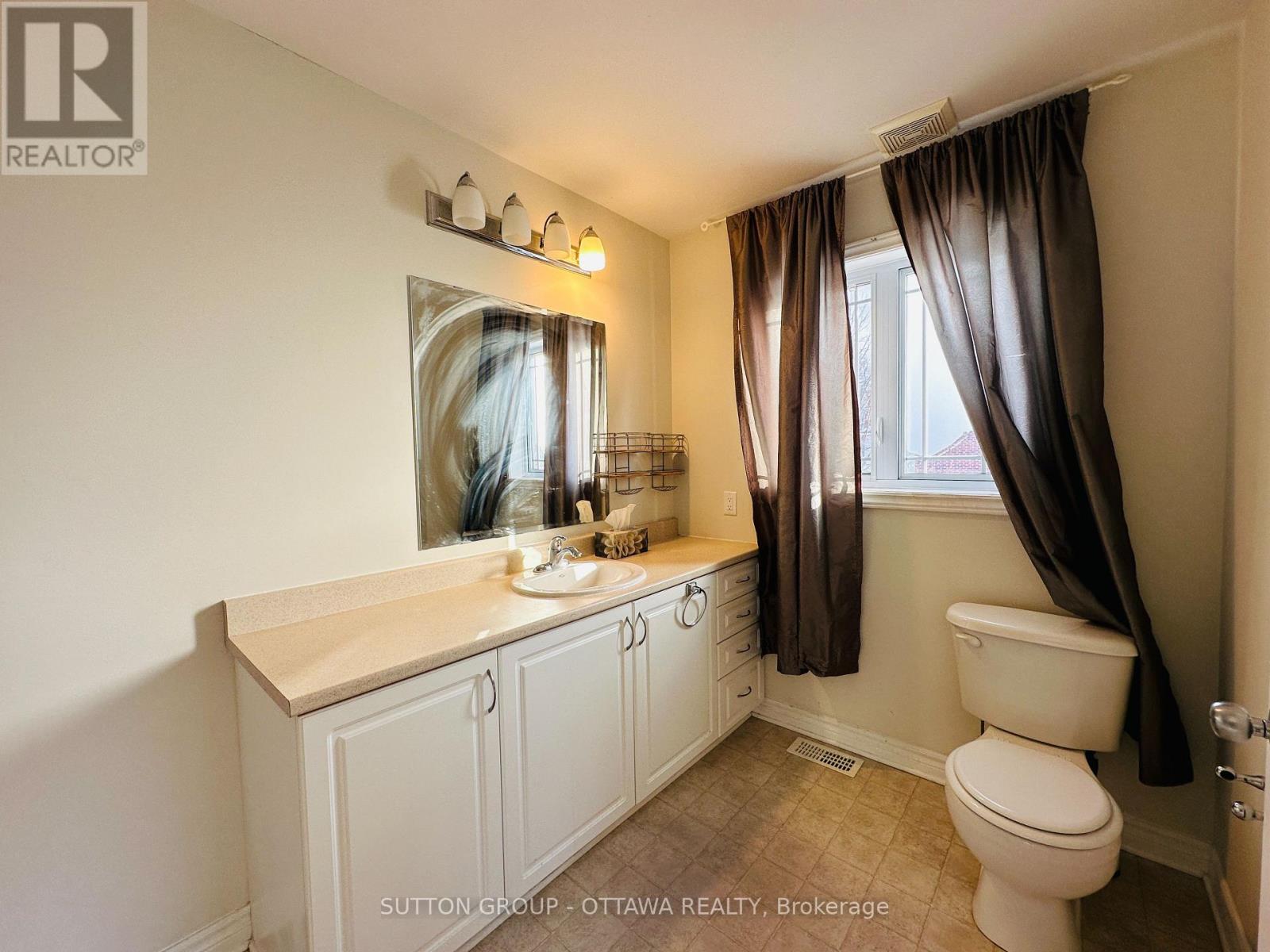 416 Cresthaven Drive, Ottawa, Ontario  K2G 4P4 - Photo 15 - X12555252