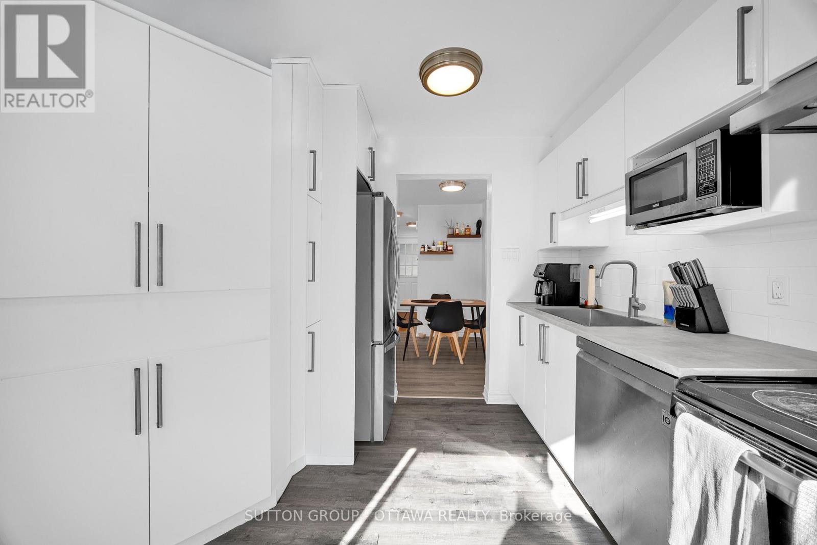 313 Stoneway Drive, Ottawa, Ontario K2G 6E7 - Photo 10 - X12558728