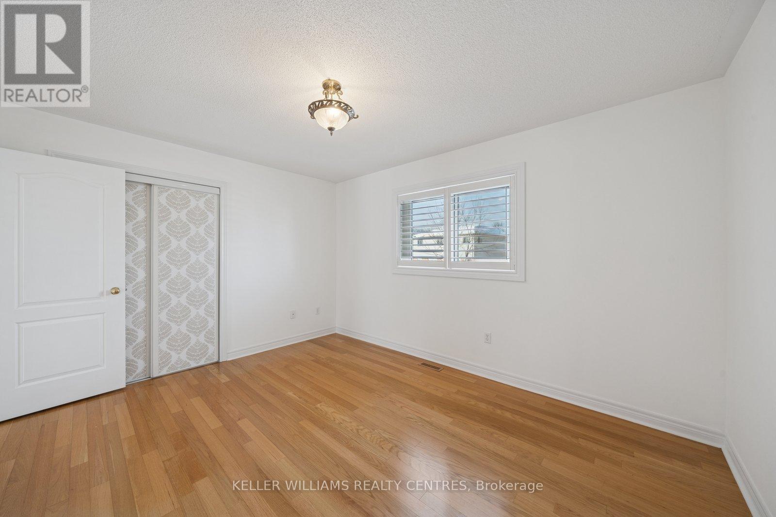 10 Margaret Place, Georgina, Ontario  L4P 3X2 - Photo 18 - N12598004