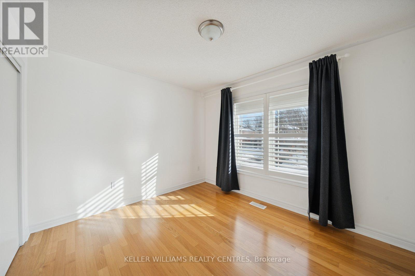 10 Margaret Place, Georgina, Ontario  L4P 3X2 - Photo 23 - N12598004