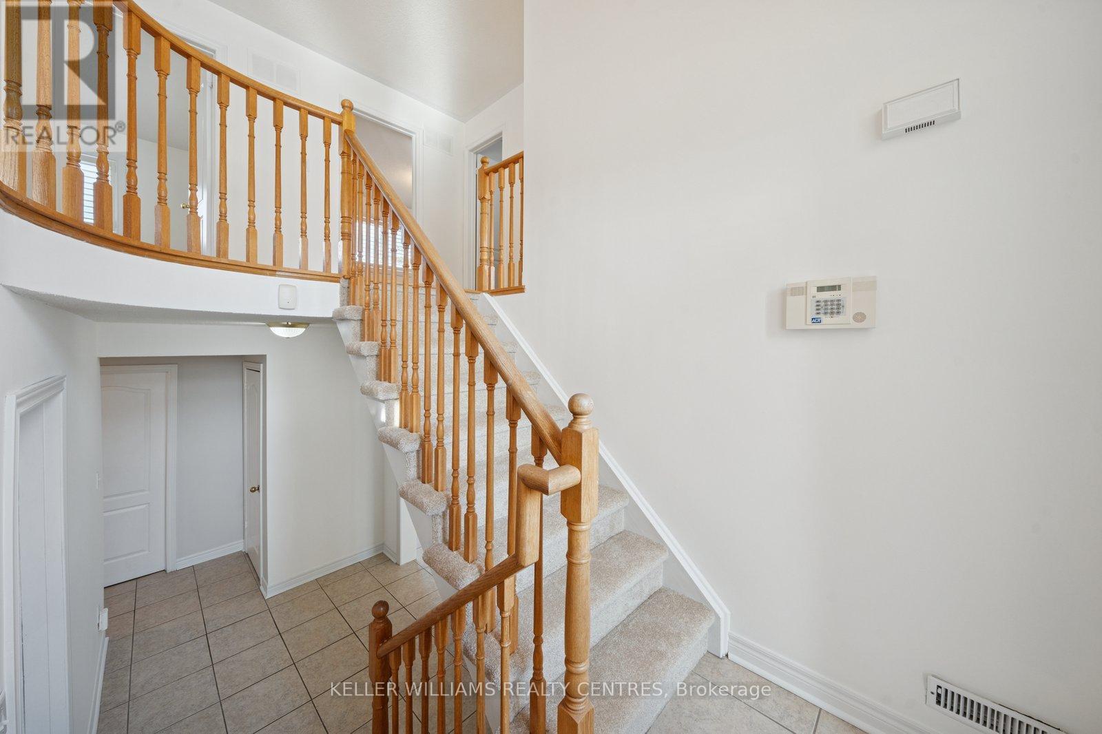 10 Margaret Place, Georgina, Ontario  L4P 3X2 - Photo 6 - N12598004