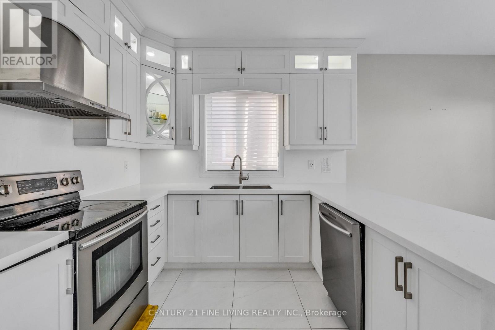 3 Sailwind Road, Brampton, Ontario L6R 2G3 - Photo 17 - W12616934