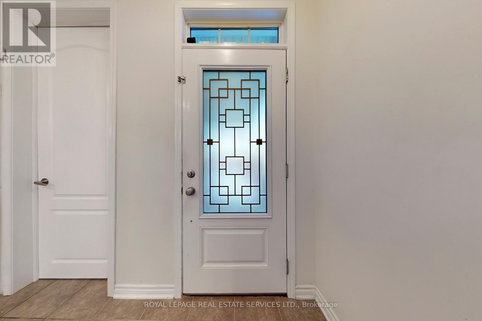 389 Gosford Crescent, Milton, Ontario L9T 8G8 - Photo 3 - W12615904