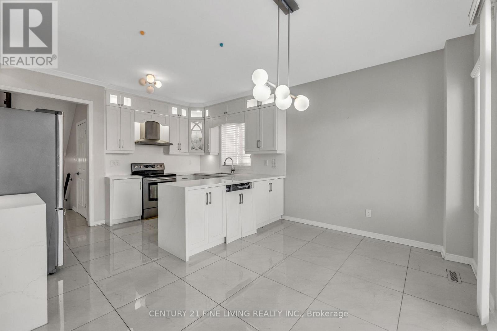 3 Sailwind Road, Brampton, Ontario L6R 2G3 - Photo 12 - W12616934