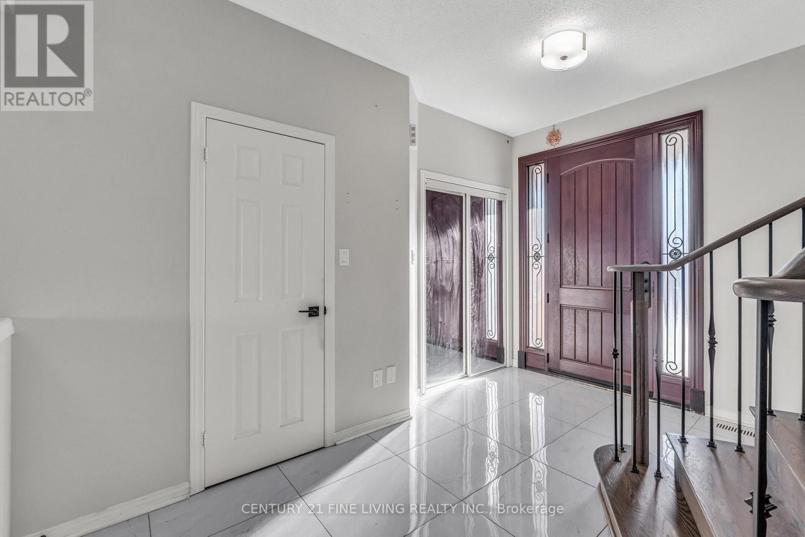 3 Sailwind Road, Brampton, Ontario L6R 2G3 - Photo 6 - W12616934