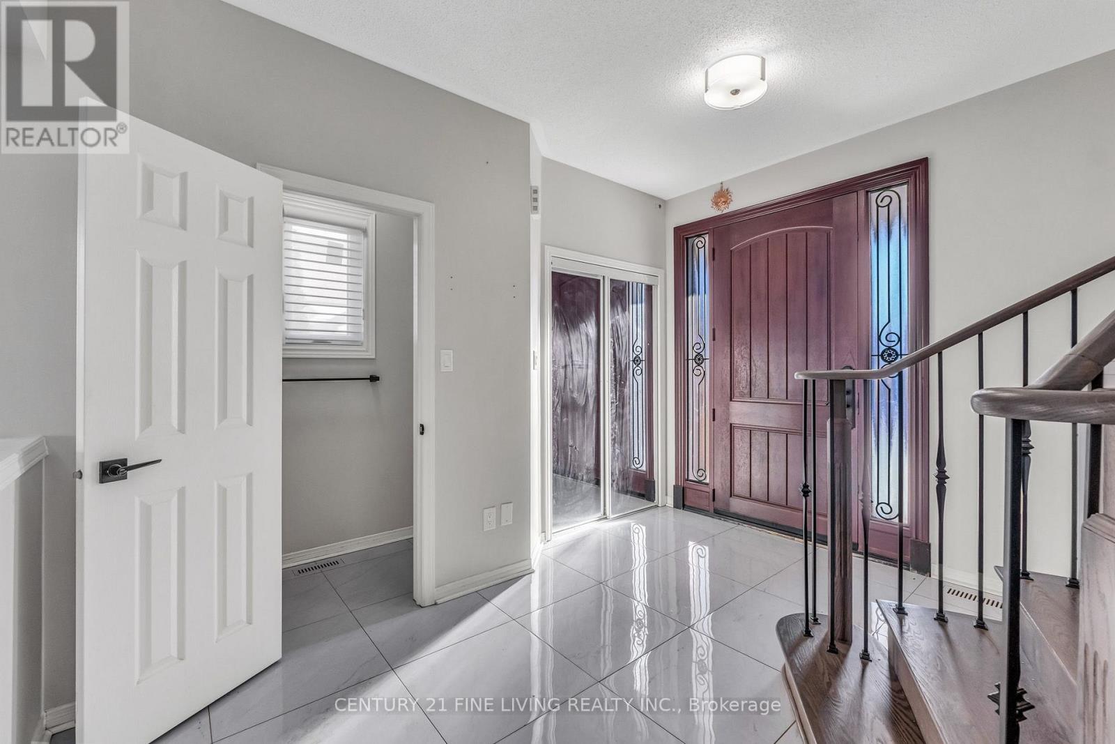 3 Sailwind Road, Brampton, Ontario L6R 2G3 - Photo 7 - W12616934