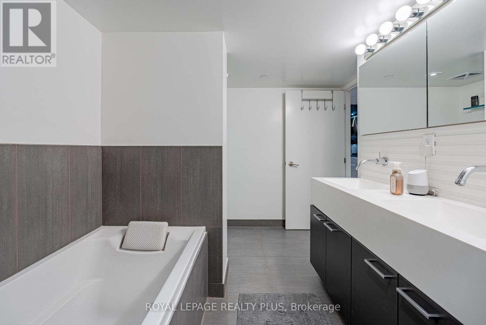 117 - 55 Stewart Street, Toronto, Ontario  M5V 2V1 - Photo 30 - C12629558