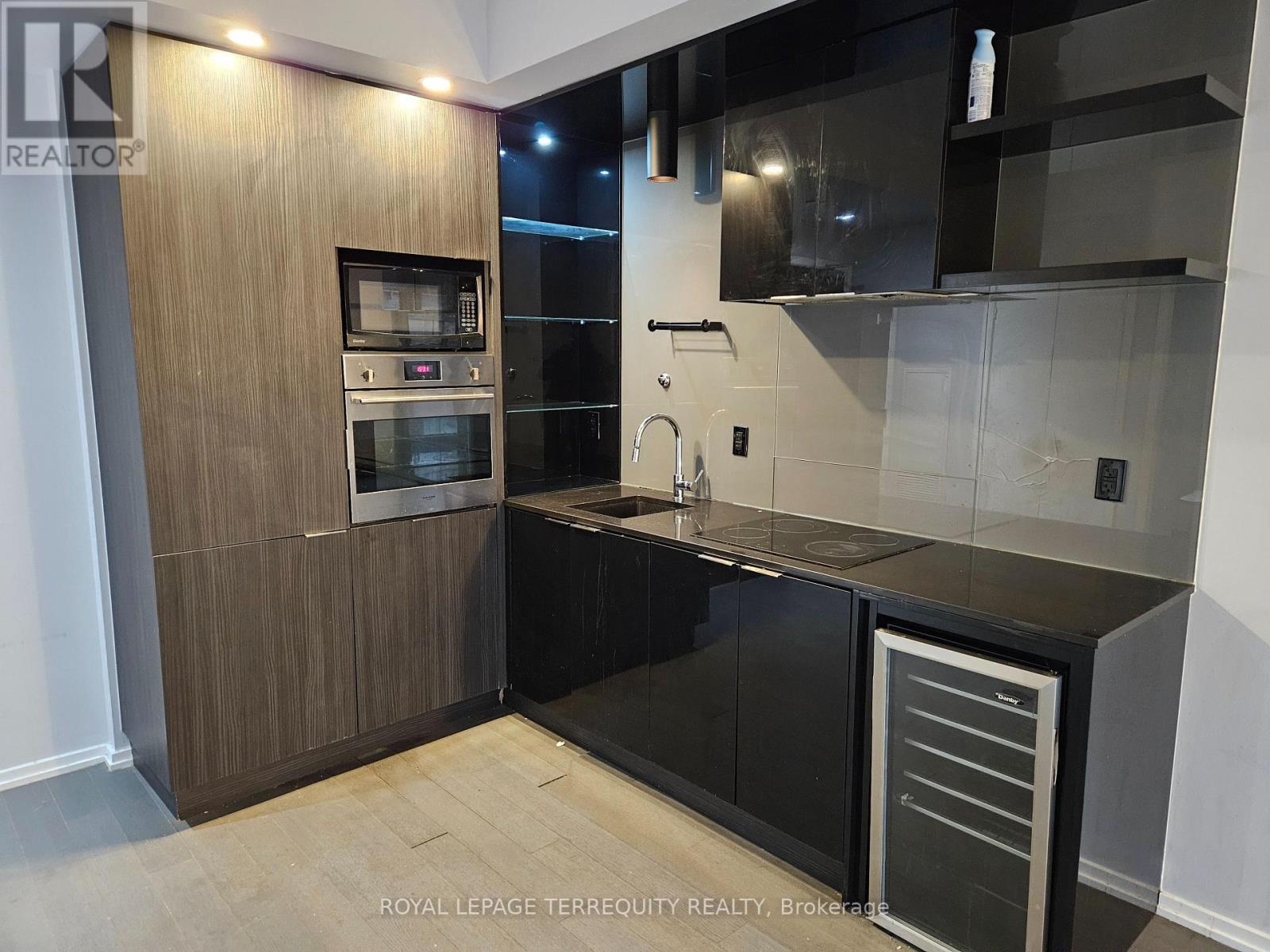 2410 - 70 Temperance Street, Toronto, Ontario  M5H 0B1 - Photo 11 - C12629572