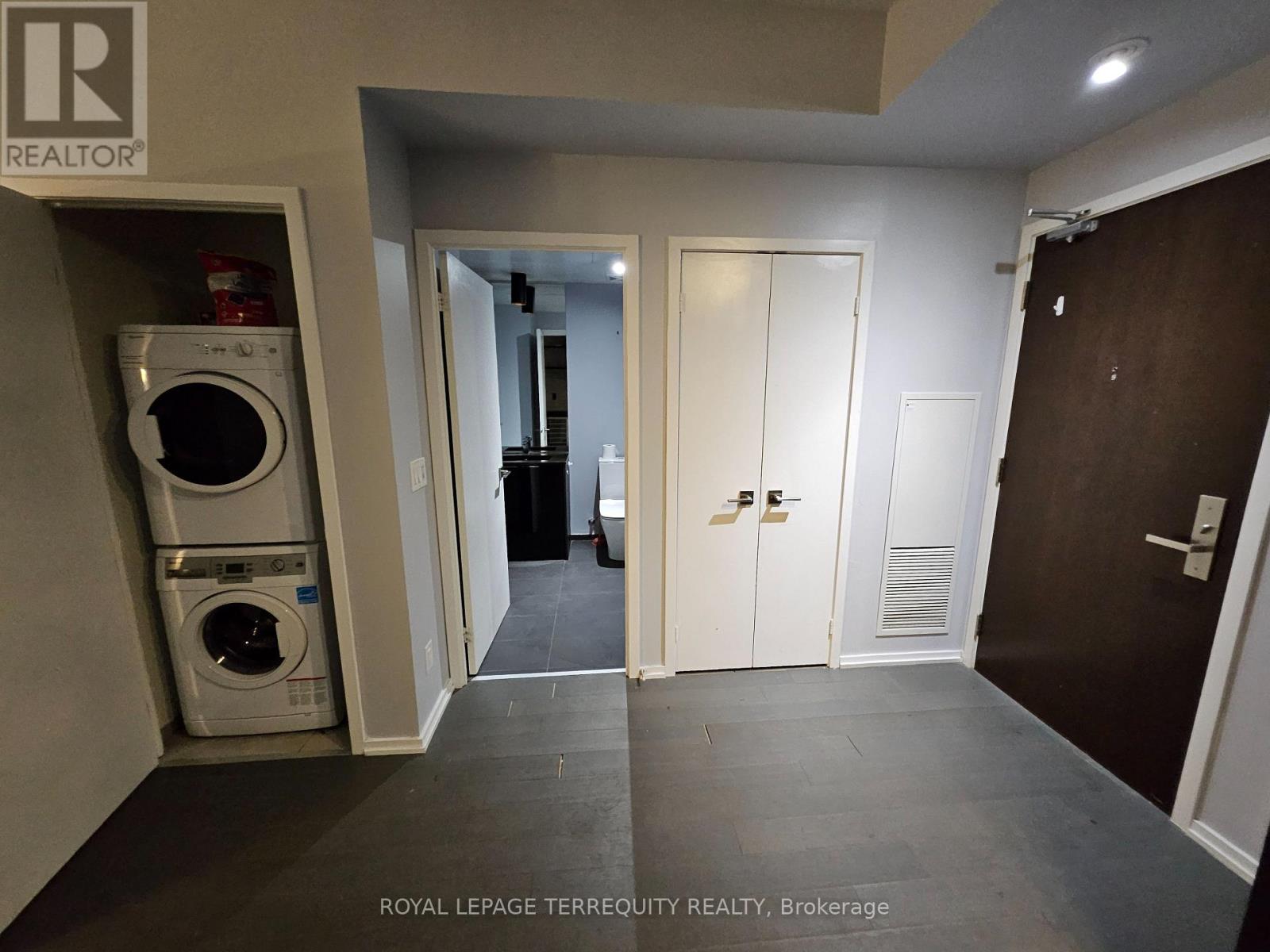 2410 - 70 Temperance Street, Toronto, Ontario  M5H 0B1 - Photo 14 - C12629572