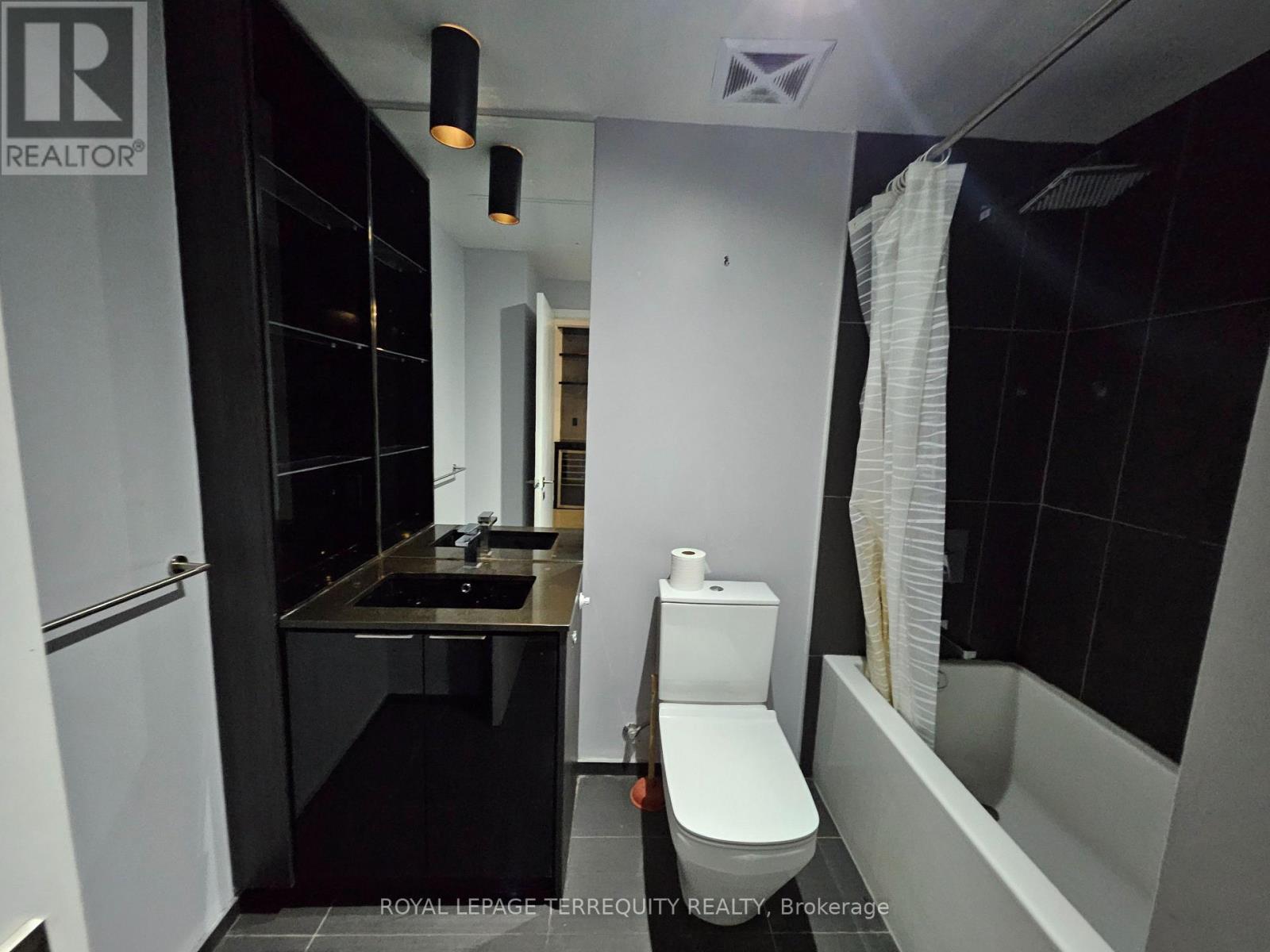 2410 - 70 Temperance Street, Toronto, Ontario  M5H 0B1 - Photo 2 - C12629572