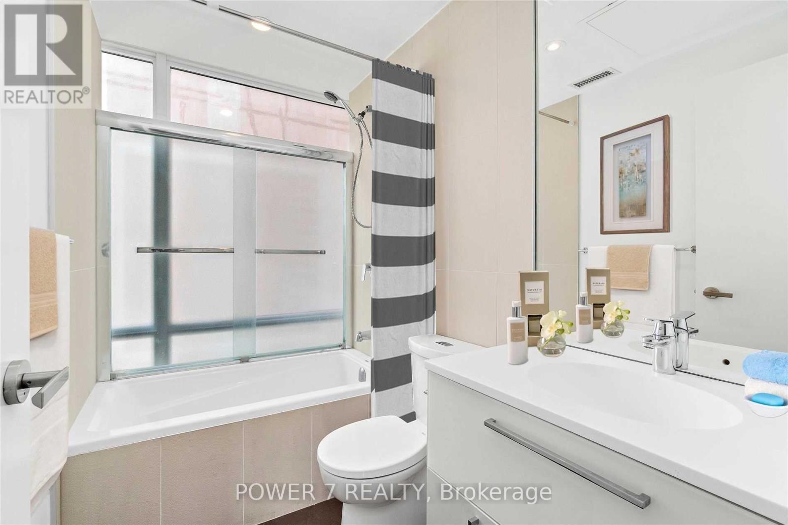 1203 - 15 Grenville Street, Toronto, Ontario  M4Y 0B9 - Photo 5 - C12629634