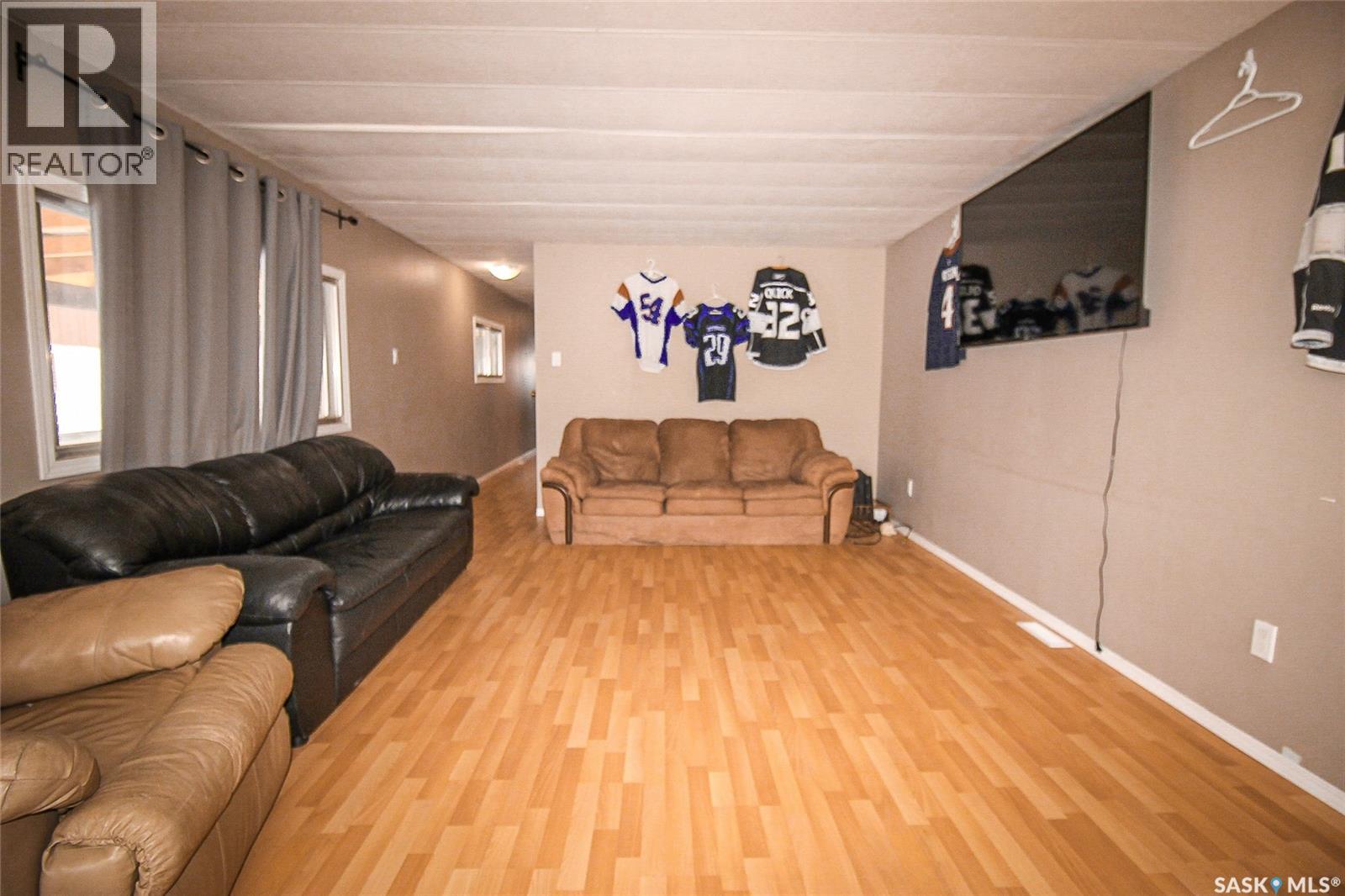 513-515 2nd Avenue S, Simmie, Saskatchewan  S0N 2N0 - Photo 5 - SK025569