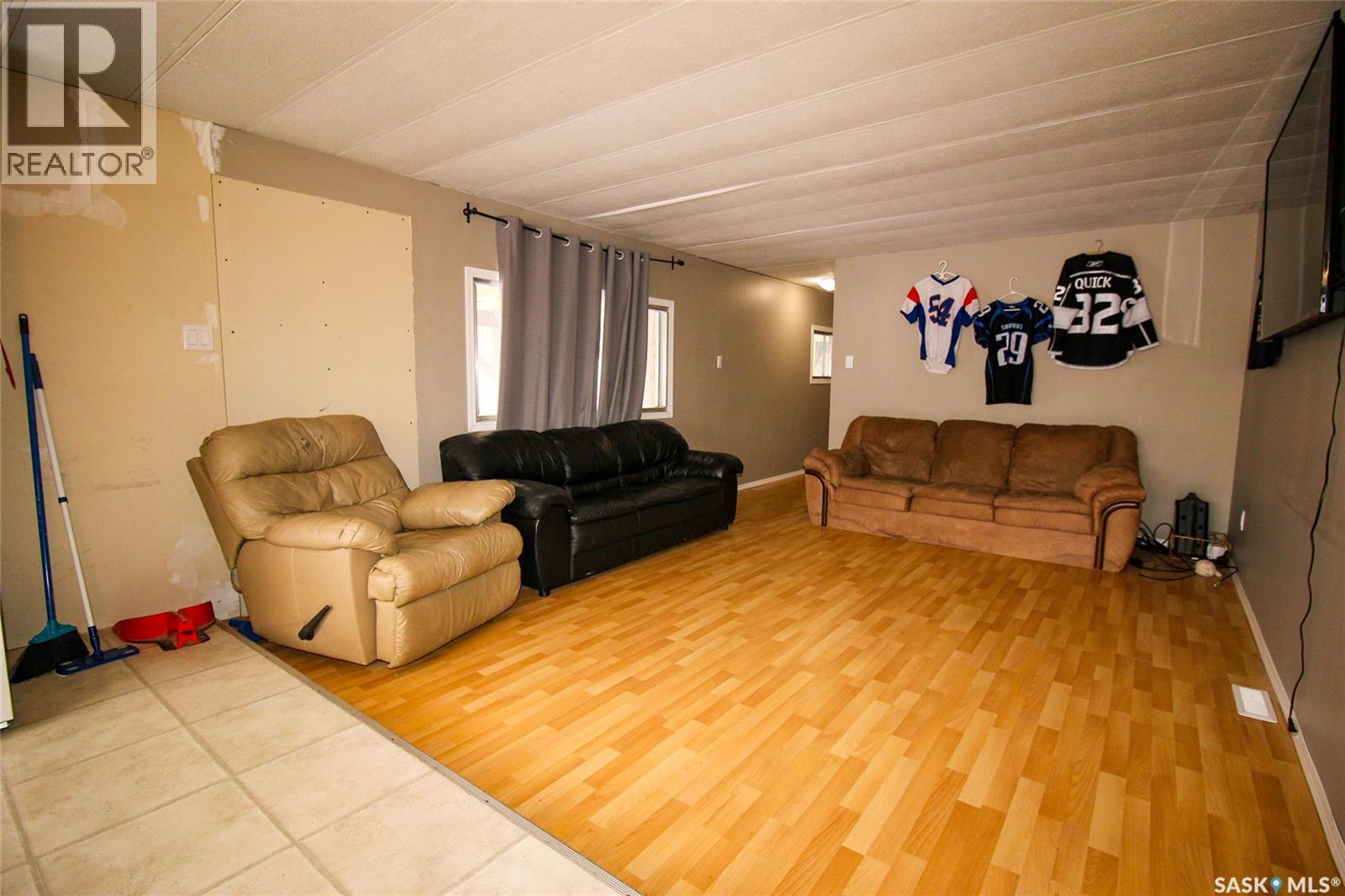 513-515 2nd Avenue S, Simmie, Saskatchewan  S0N 2N0 - Photo 6 - SK025569