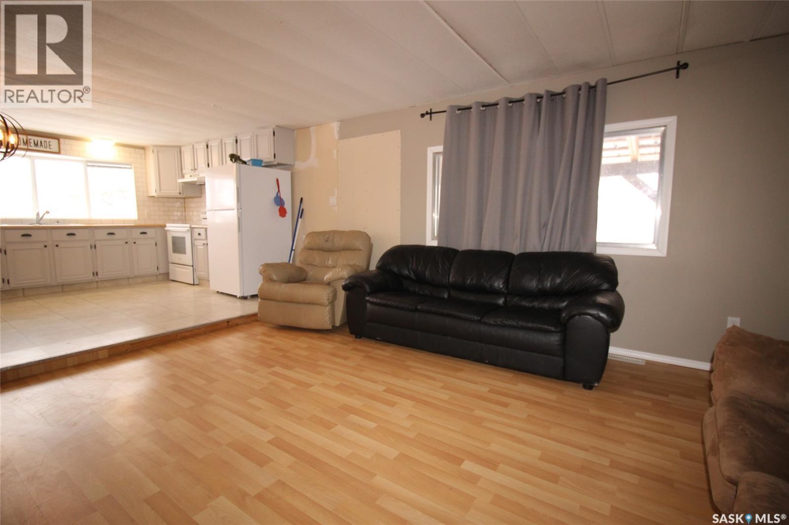 513-515 2nd Avenue S, Simmie, Saskatchewan  S0N 2N0 - Photo 9 - SK025569