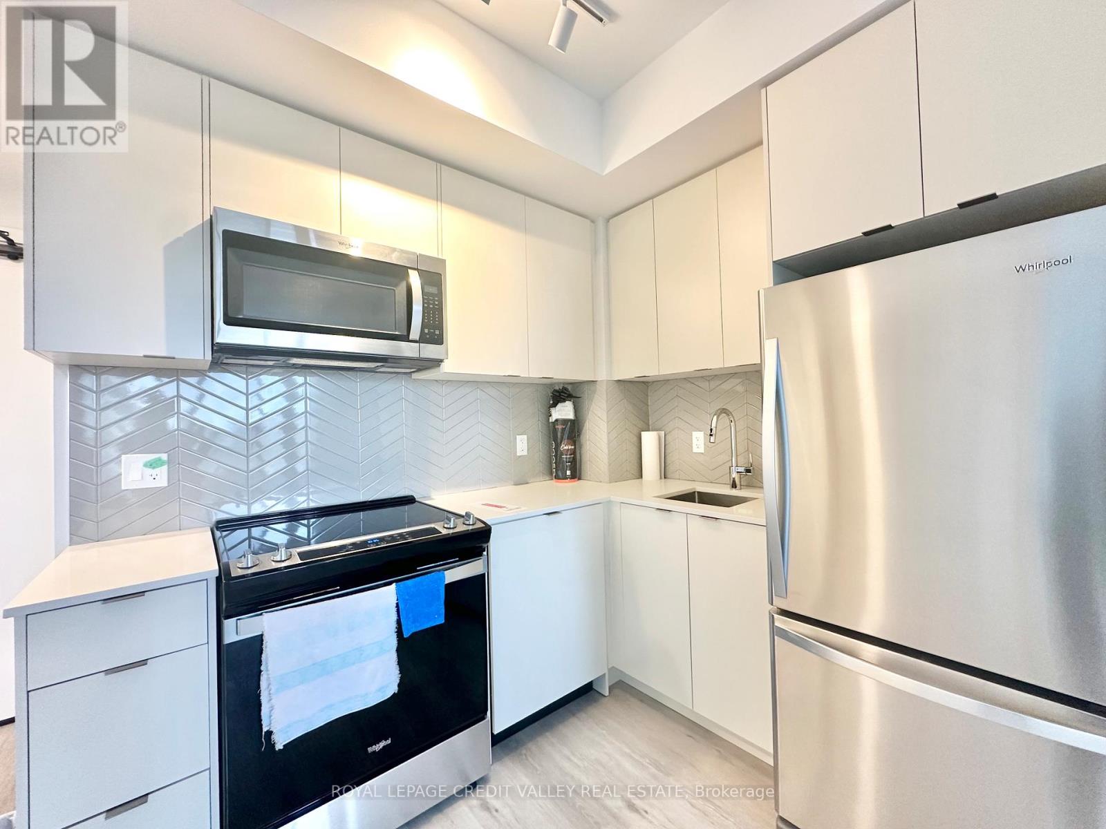 310 - 1606 Charles Street, Whitby (Port Whitby), Ontario  L1N 0P1 - Photo 3 - E12629578