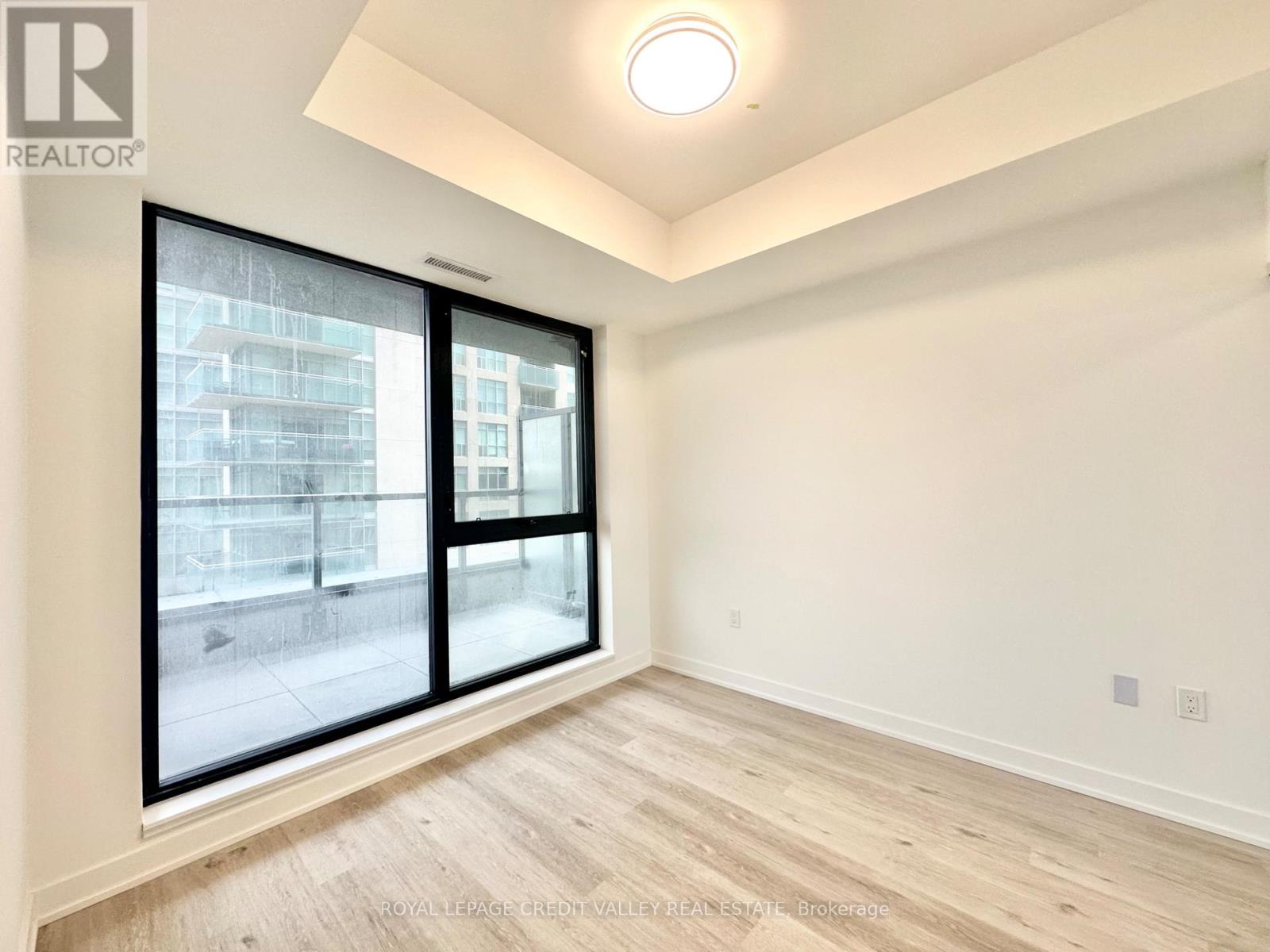 310 - 1606 Charles Street, Whitby (Port Whitby), Ontario  L1N 0P1 - Photo 4 - E12629578