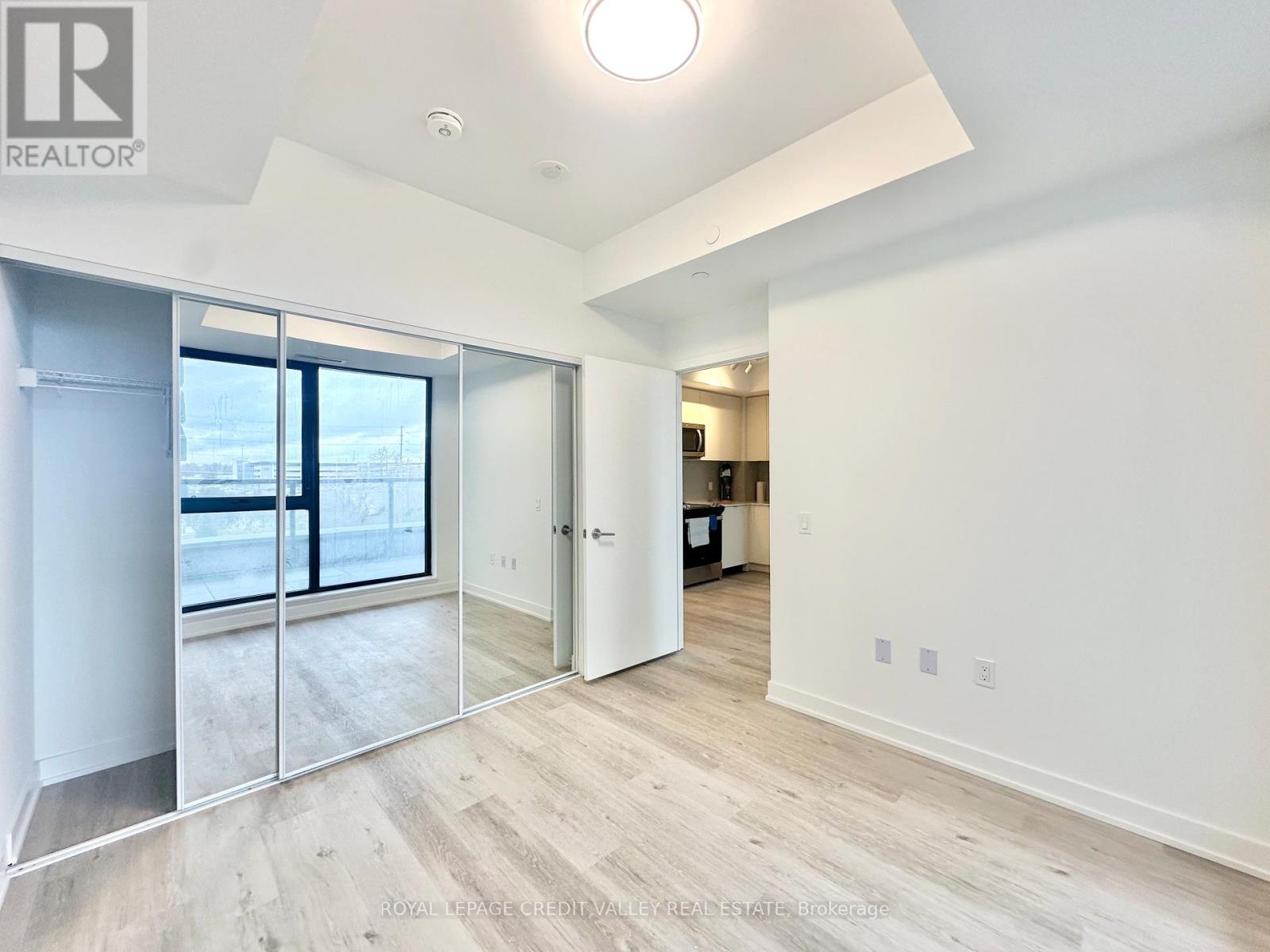 310 - 1606 Charles Street, Whitby (Port Whitby), Ontario  L1N 0P1 - Photo 5 - E12629578