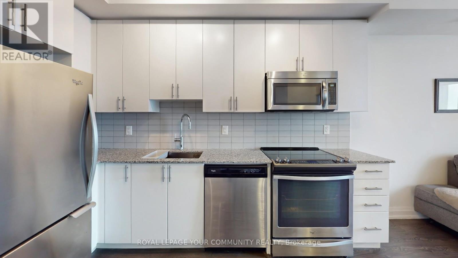 1014 - 7900 Bathurst Street, Vaughan (Beverley Glen), Ontario  L4J 0J9 - Photo 8 - N12629576