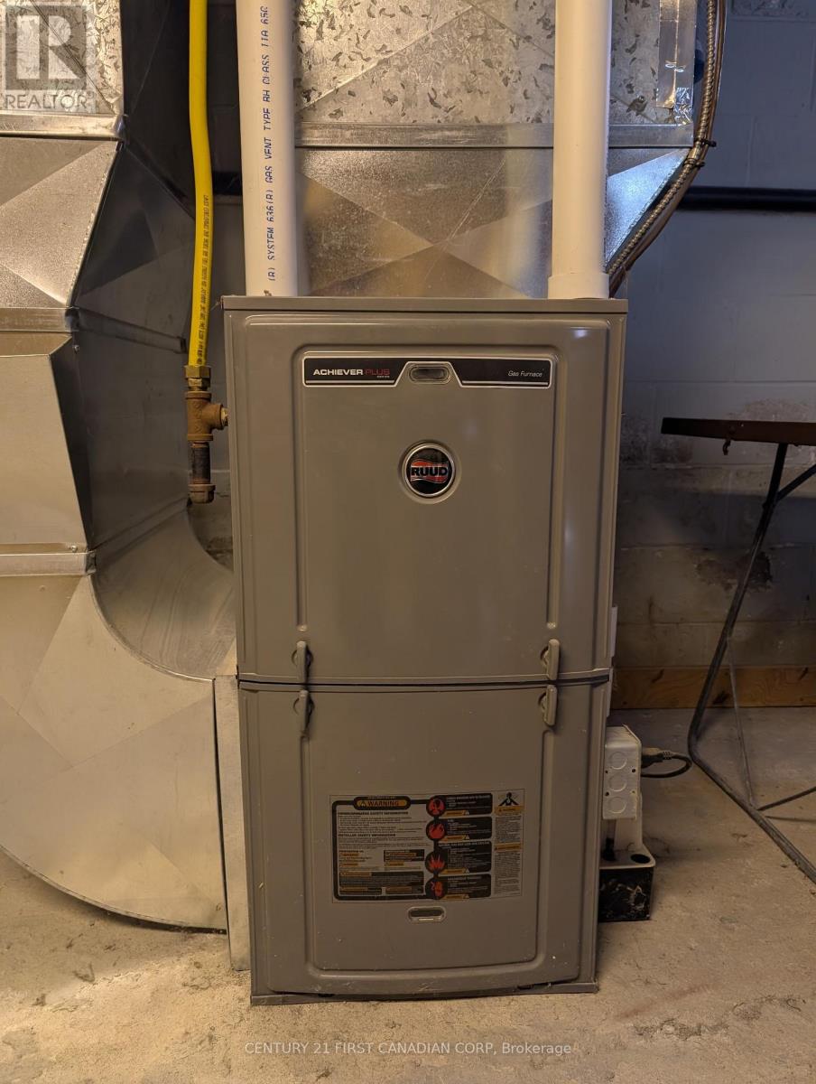 1885 Churchill Avenue, London East (East H), Ontario  N5W 2L4 - Photo 29 - X12626604