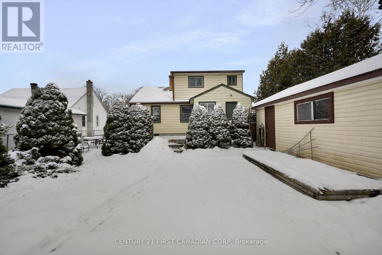 1885 Churchill Avenue, London East (East H), Ontario  N5W 2L4 - Photo 36 - X12626604