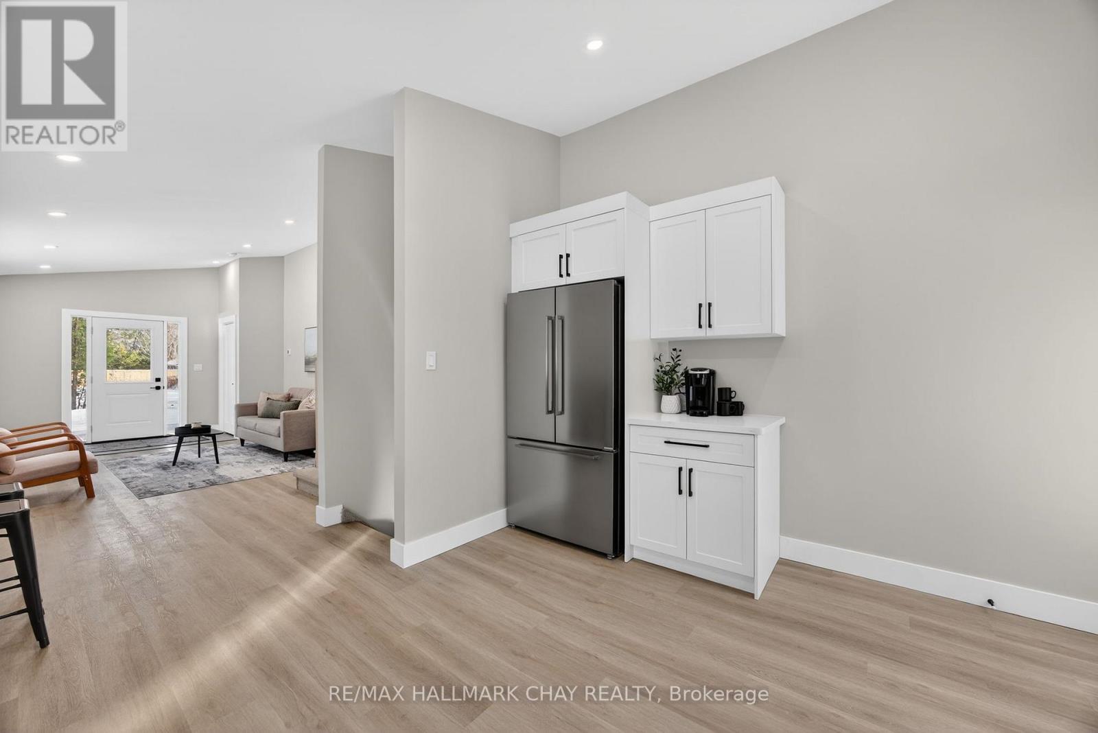 8717 Beachwood Road, Wasaga Beach, Ontario  L9Z 2G5 - Photo 18 - S12629636