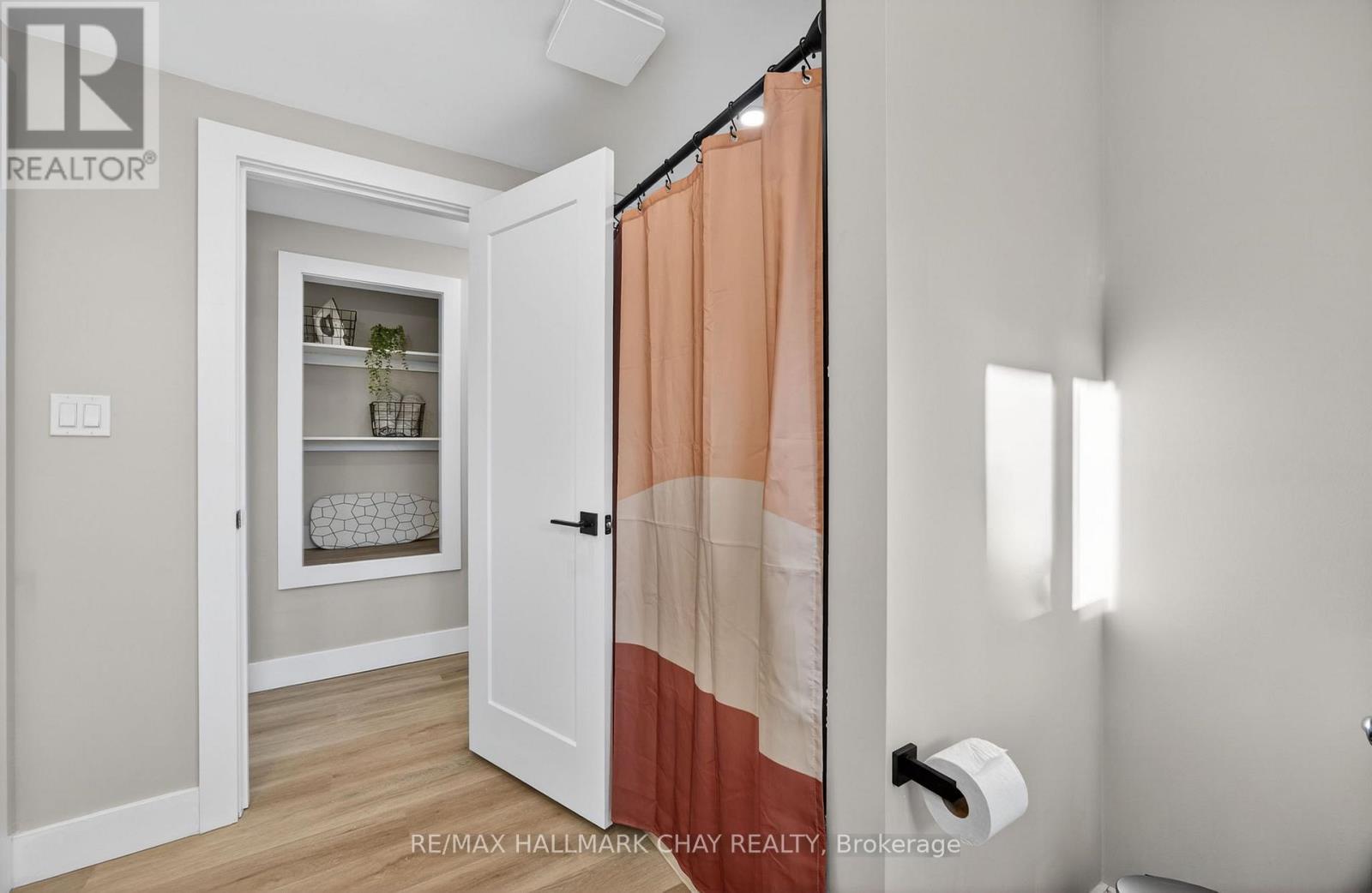 8717 Beachwood Road, Wasaga Beach, Ontario  L9Z 2G5 - Photo 31 - S12629636