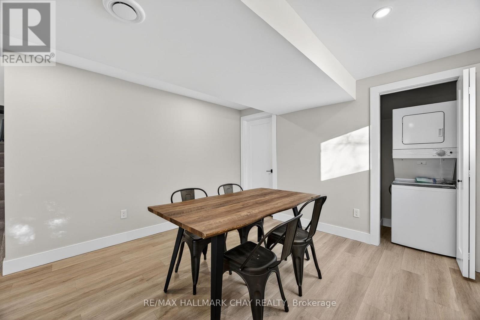 8717 Beachwood Road, Wasaga Beach, Ontario  L9Z 2G5 - Photo 38 - S12629636