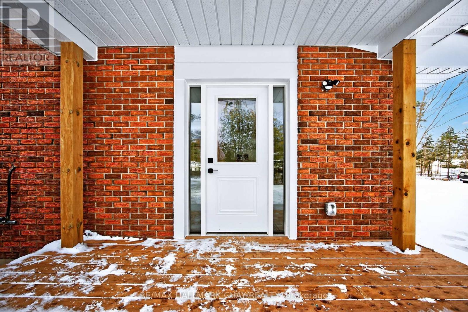 8717 Beachwood Road, Wasaga Beach, Ontario  L9Z 2G5 - Photo 4 - S12629636