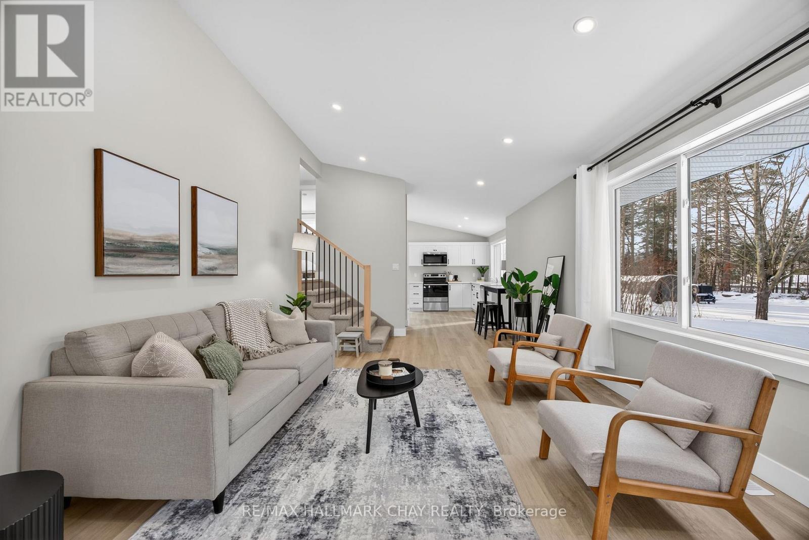 8717 Beachwood Road, Wasaga Beach, Ontario  L9Z 2G5 - Photo 6 - S12629636