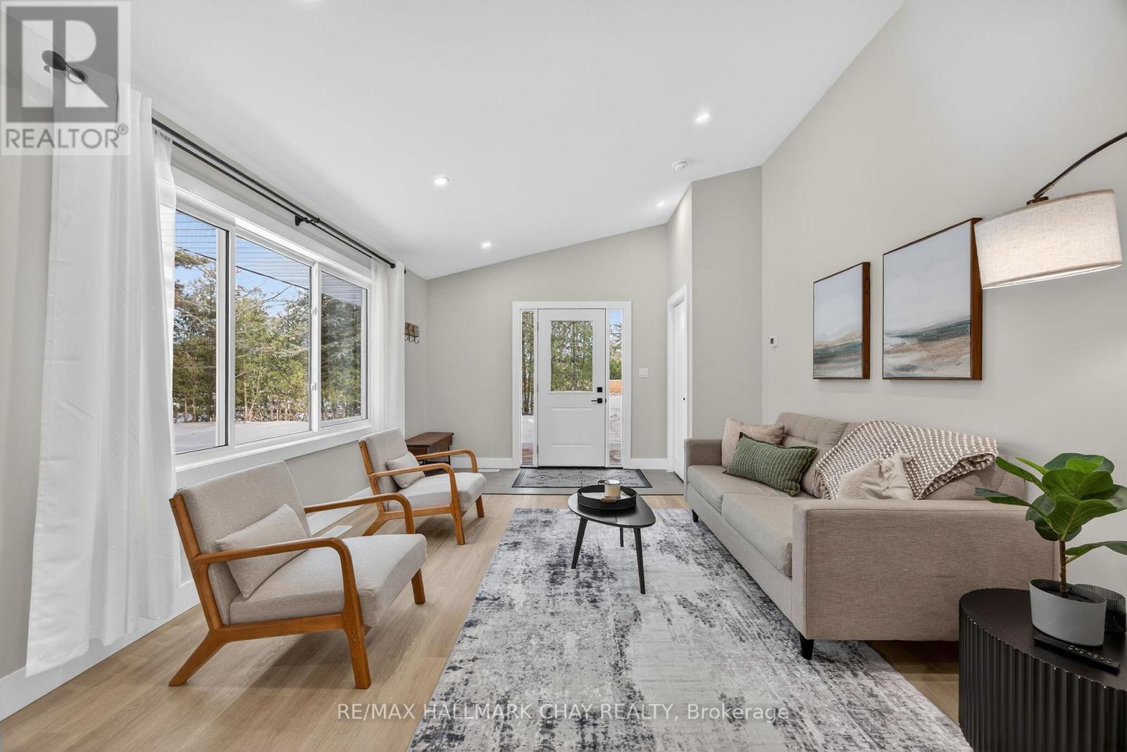 8717 Beachwood Road, Wasaga Beach, Ontario  L9Z 2G5 - Photo 9 - S12629636