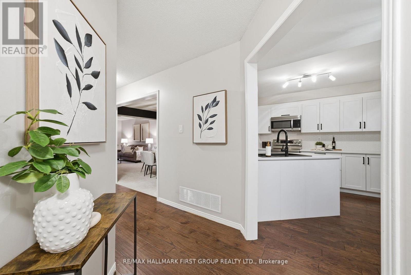 23 Davies Crescent, Whitby, Ontario  L1N 8X4 - Photo 4 - E12629754