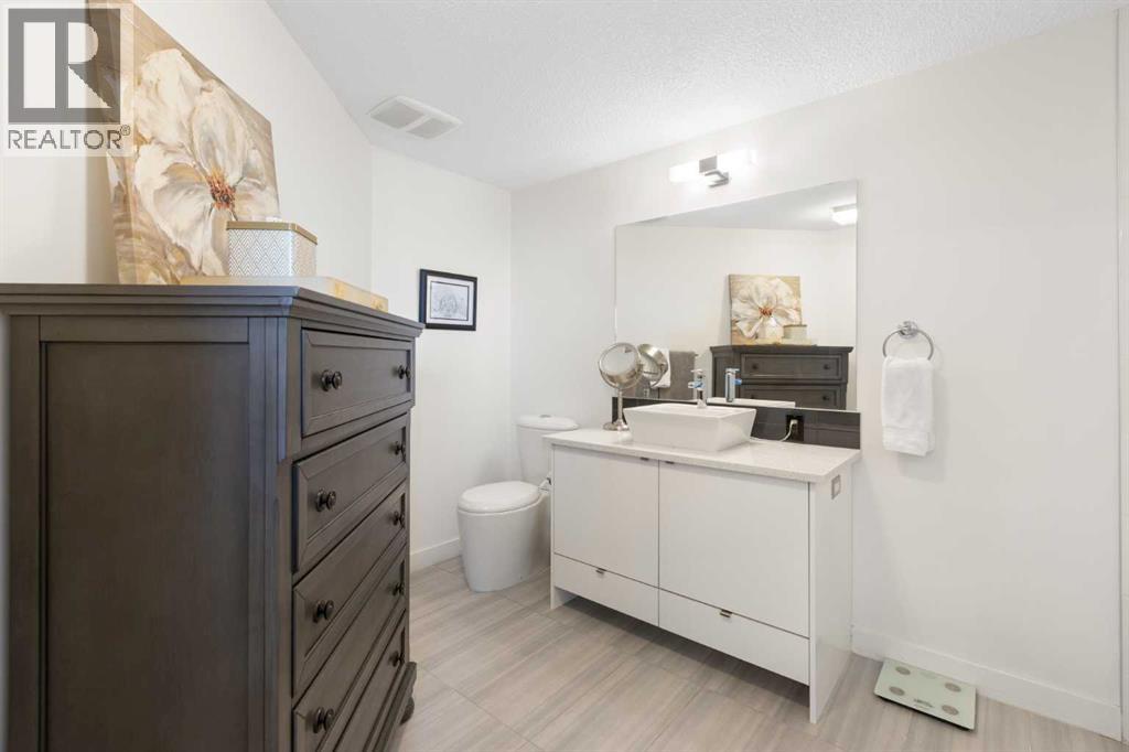 227, 15 Aspenmont Heights Sw, Calgary, Alberta  T3H 0E3 - Photo 32 - A2255088