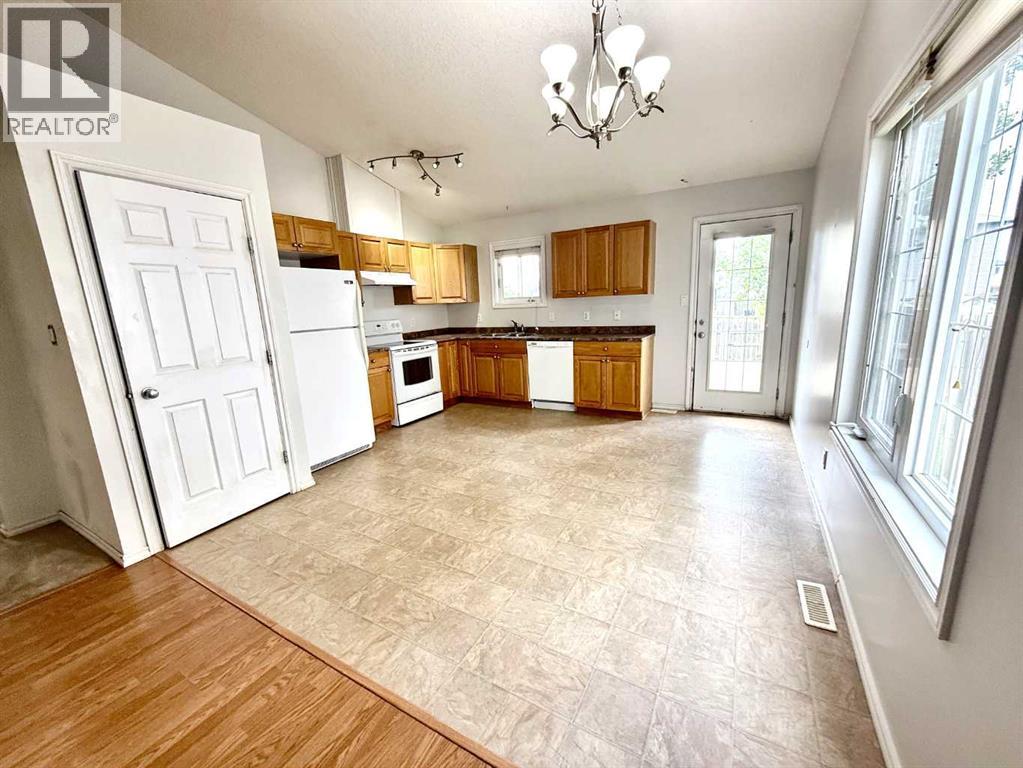 2825 12 Avenue, Wainwright, Alberta T9W 0A9 - Photo 5 - A2236678